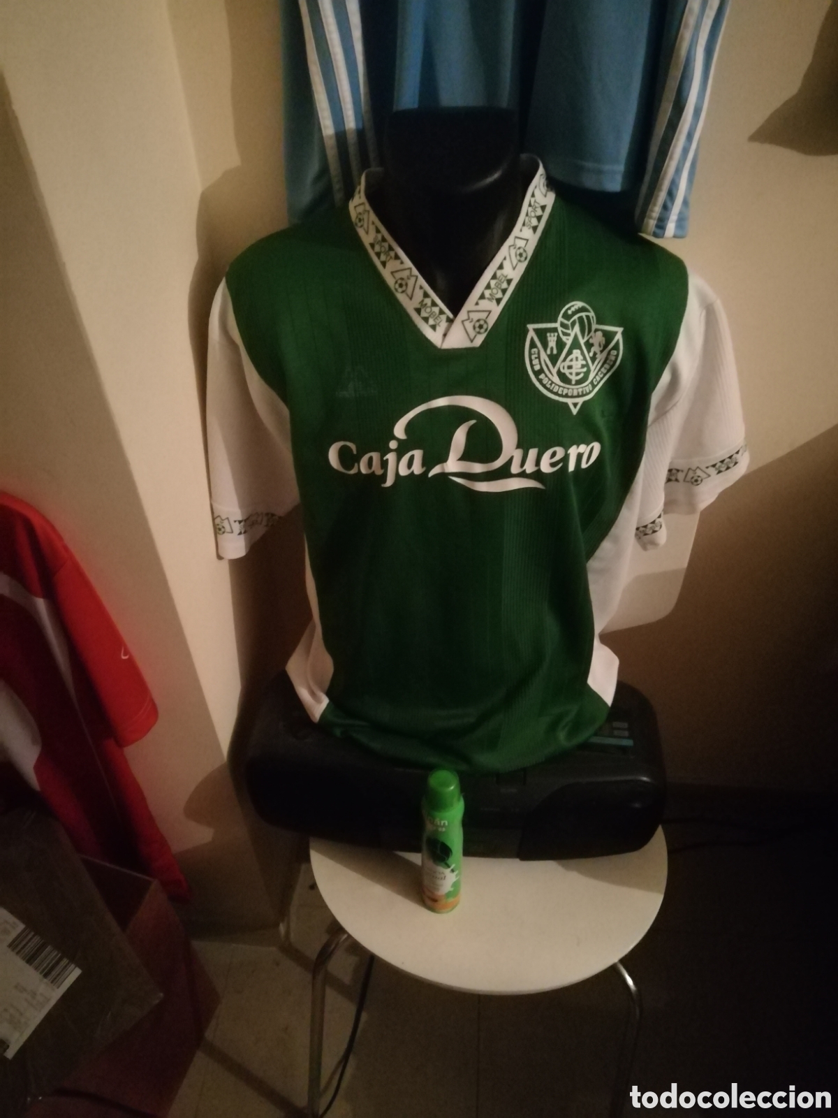 Coleccionismo deportivo: Camisetas f&uacute;tbol extreme&ntilde;o. 4 reliquias.