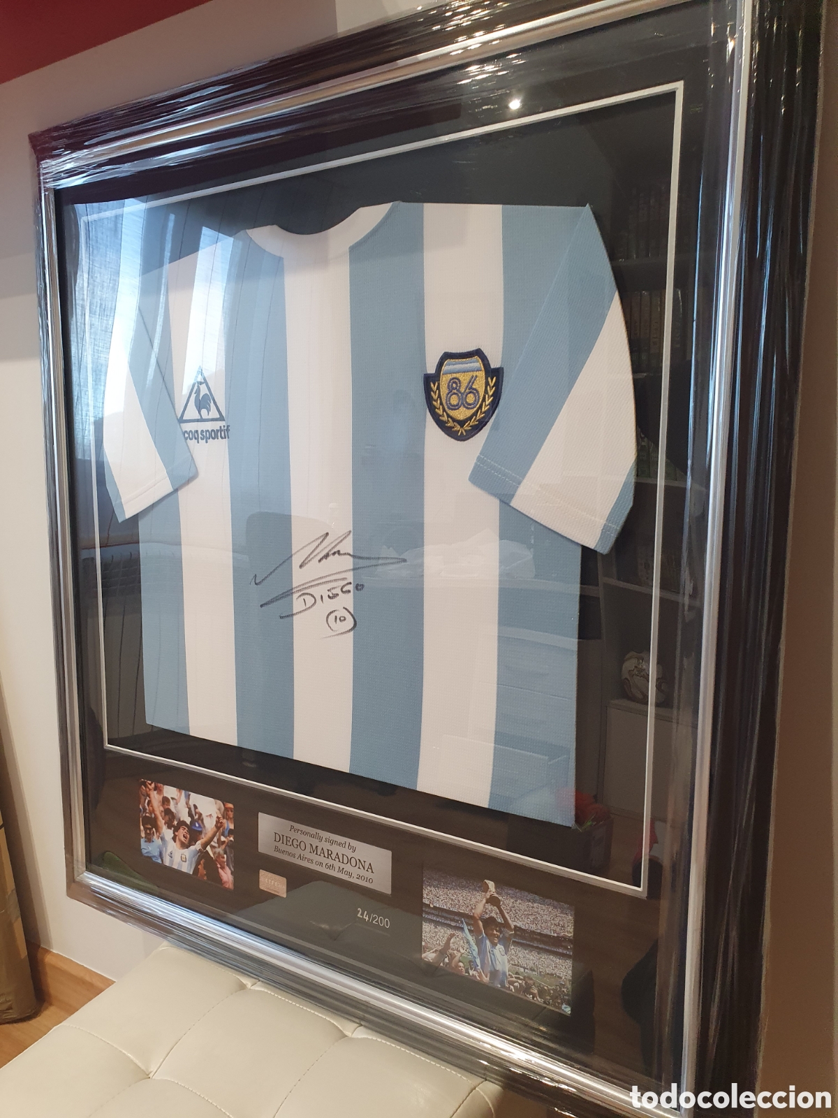 Coleccionismo deportivo: DIEGO ARMANDO MARADONA CAMISETA CONMEMORARIVA MUNDIAL 1986 FIRMADO PU&Ntilde;O Y LETRA ICONS