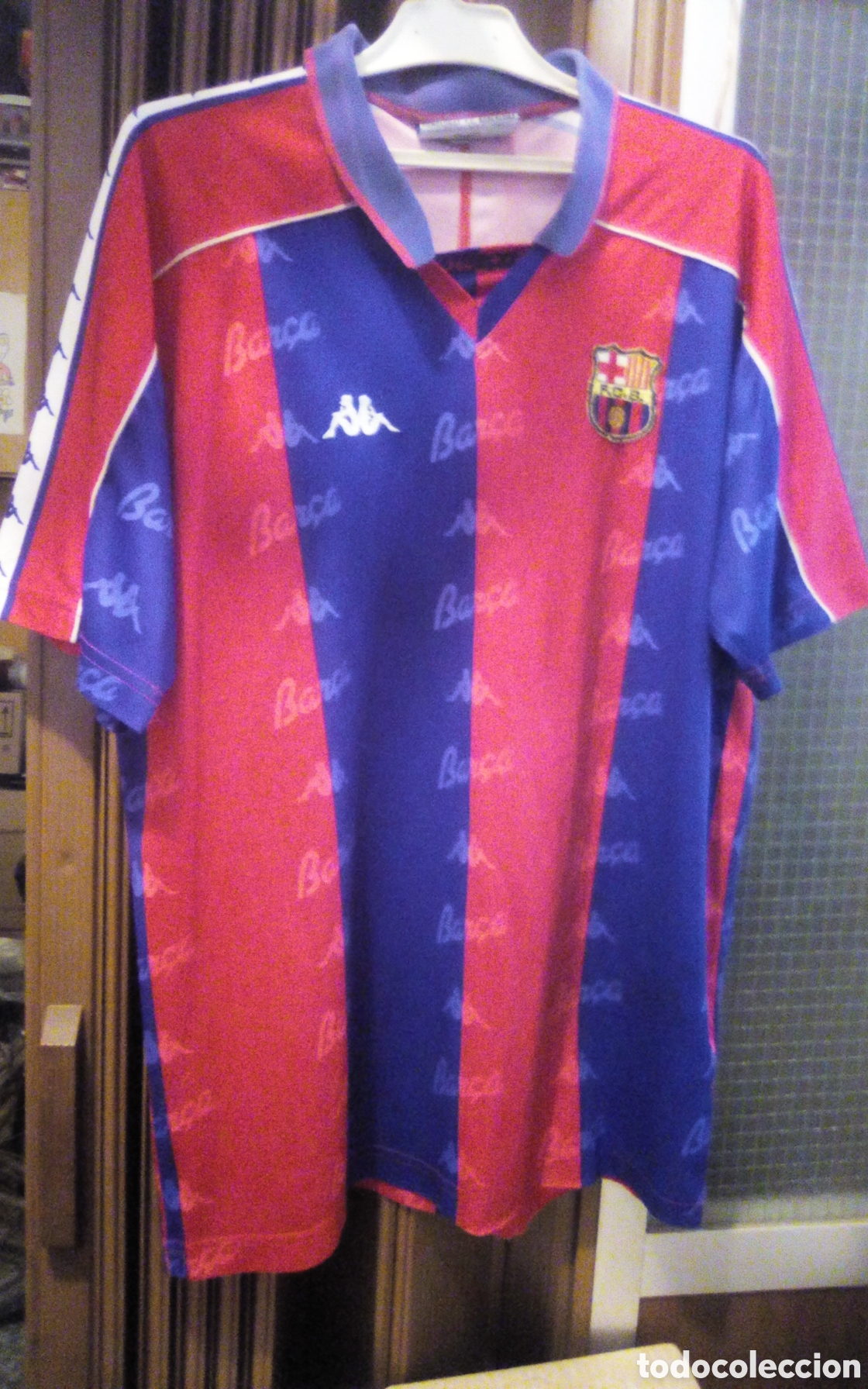Coleccionismo deportivo: Camiseta F. C. Barcelona. Kappa. Talla L. Sin dorsal. Tiene descosido un poco el bajo.