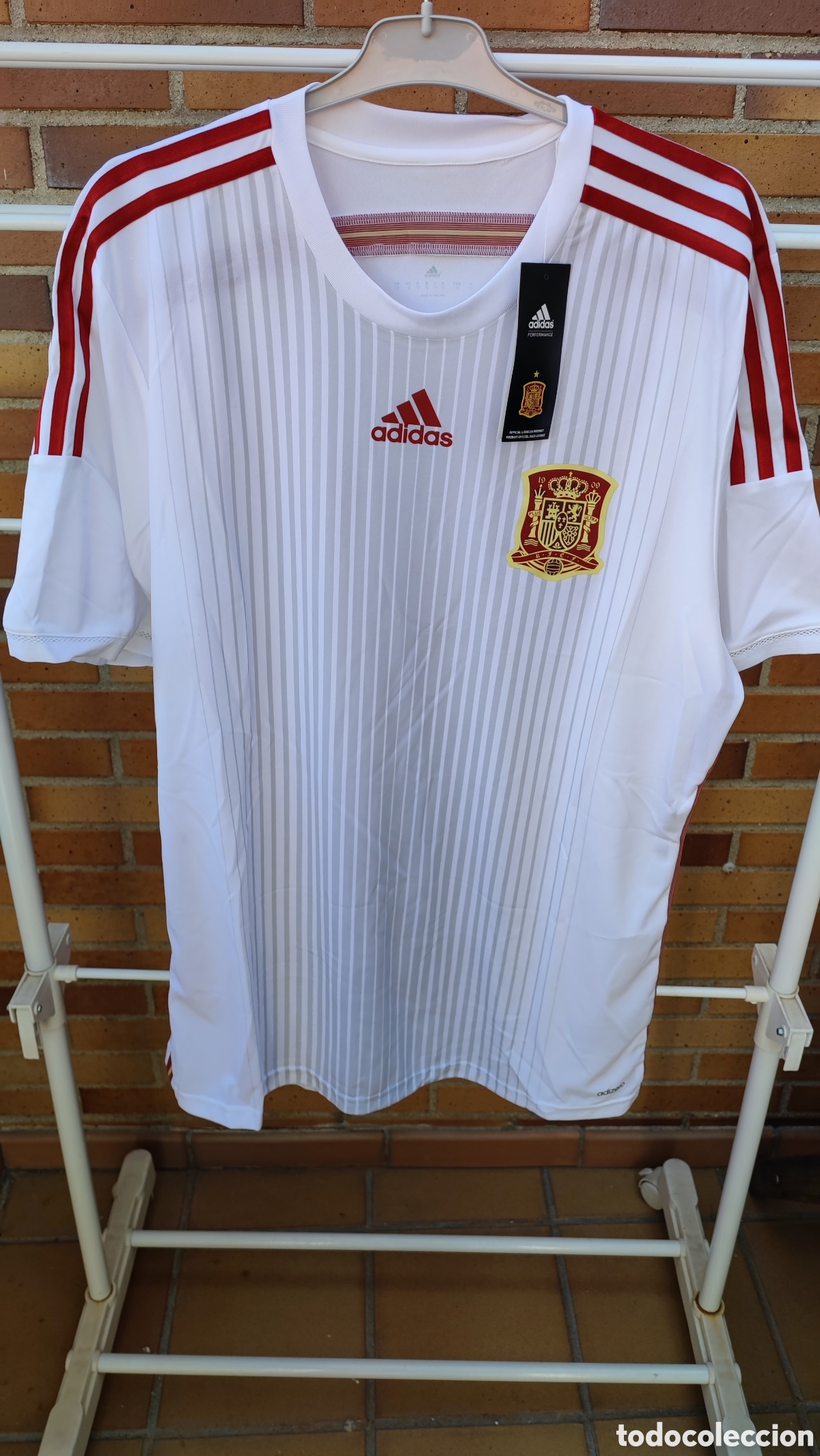 Collectionnisme sportif: Camiseta Selecci&oacute;n espa&ntilde;ola tercera 2014