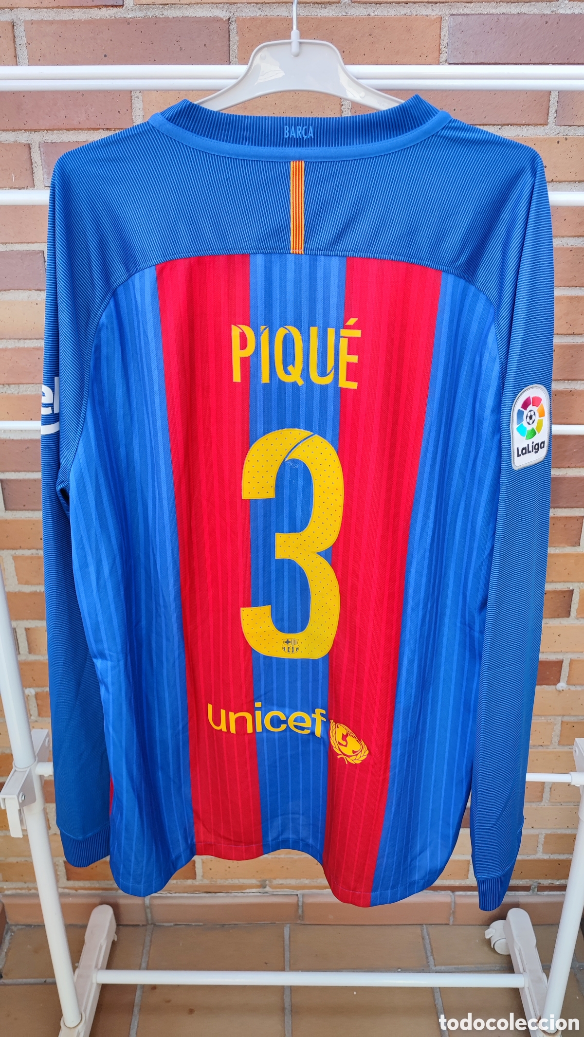 Collectionnisme sportif: Camiseta Barcelona Pique 2016