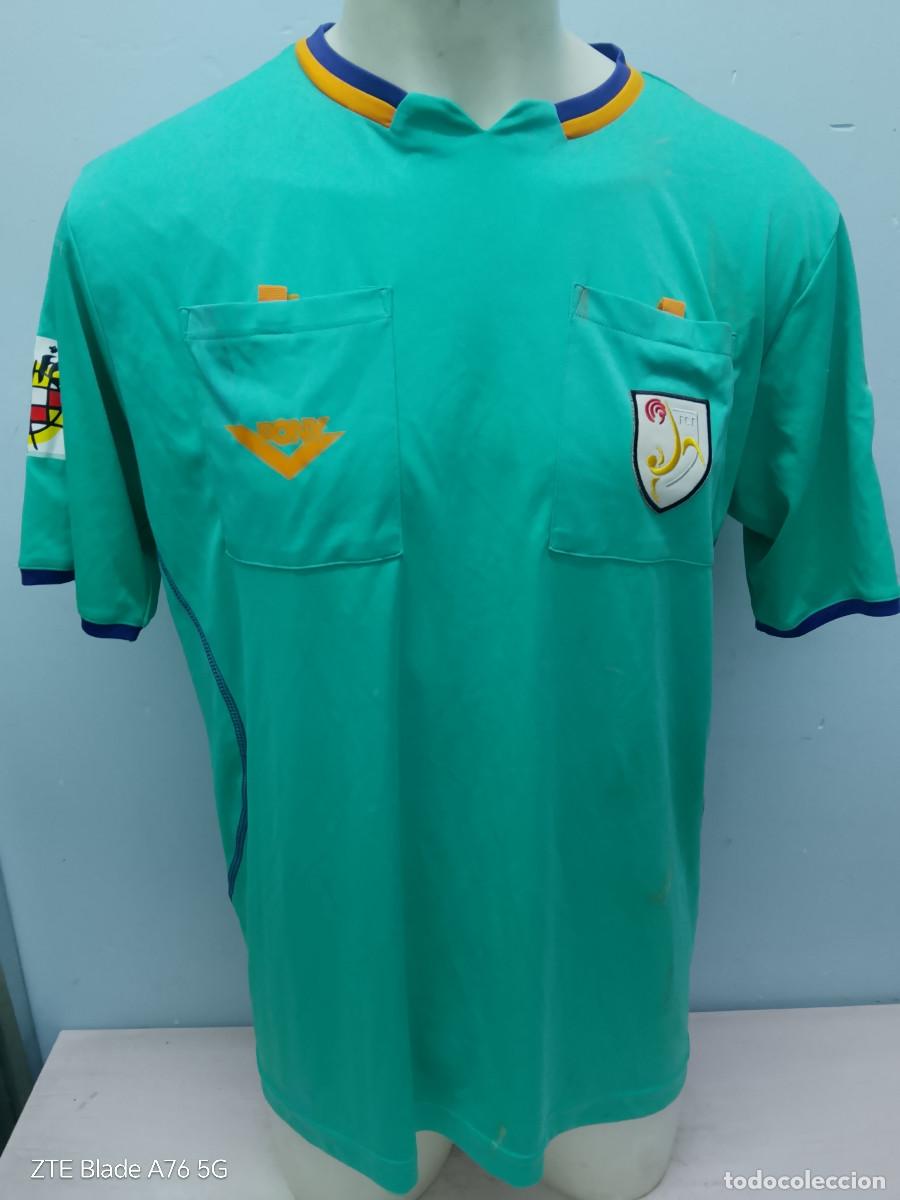 Coleccionismo deportivo: Catalunya arbitro camiseta futbol L 61cts