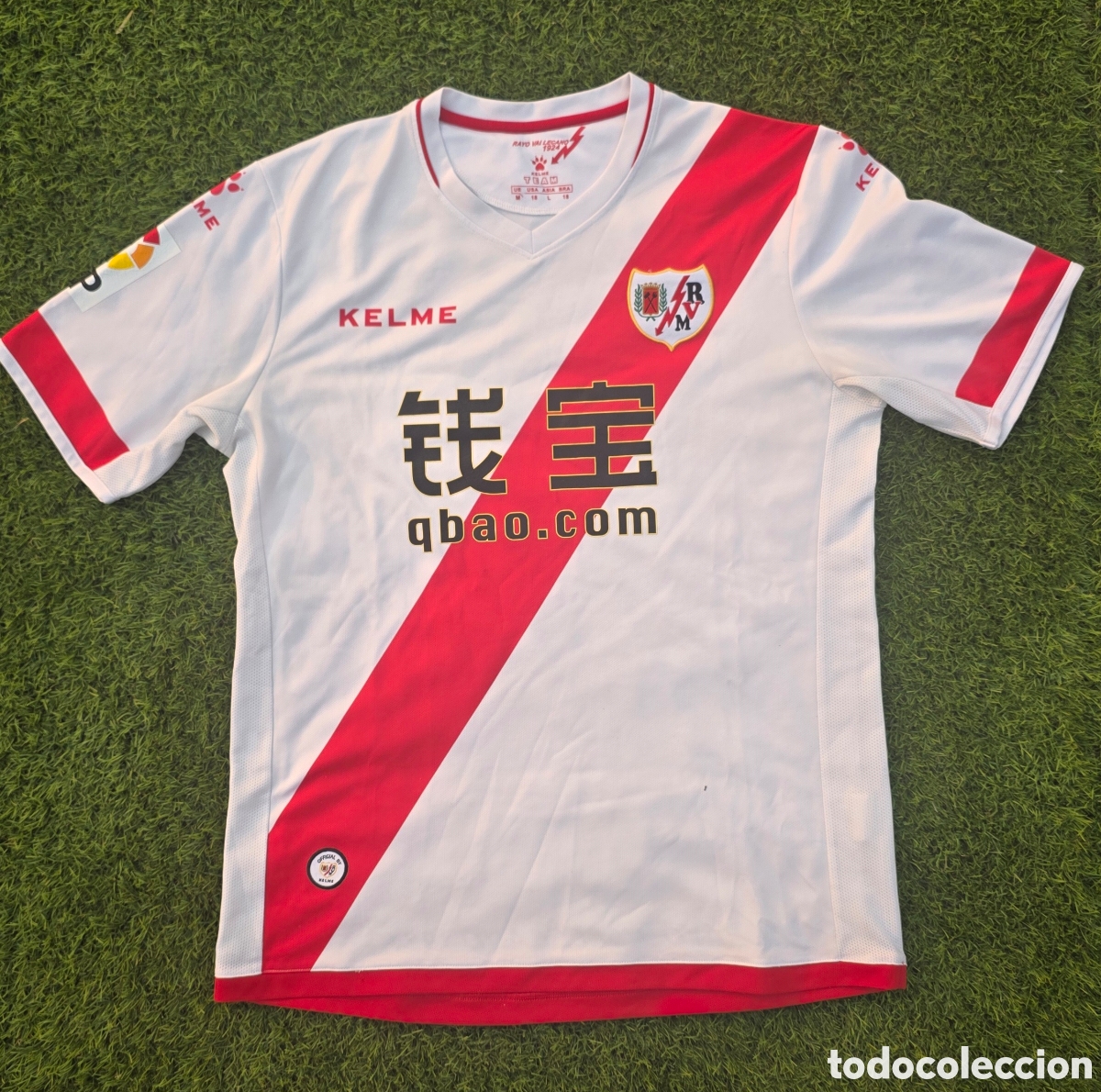 Coleccionismo deportivo: Camiseta de visitante del centenario del Manchester United (2001-2002) dise&ntilde;ada por Umbro, destacada