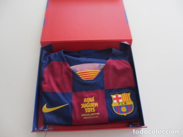 Coleccionismo deportivo: Camiseta &rdquo;especial&rdquo; FC Barcelona &rdquo;Aqui juguem tots&rdquo;