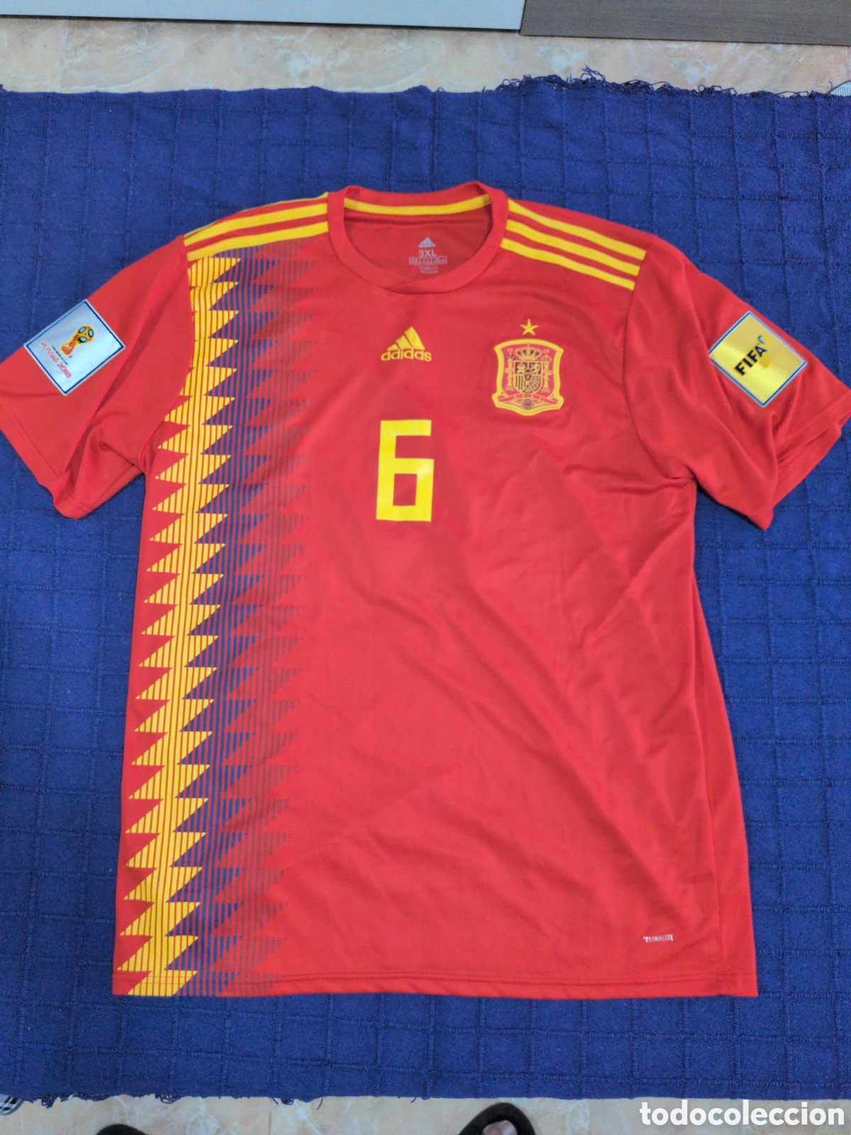 Sammelleidenschaft Sport: Camiseta de futbol Espa&ntilde;a. Adidas. N&uacute;mero 6 Iniesta. Fifa world cup Russia 2018
