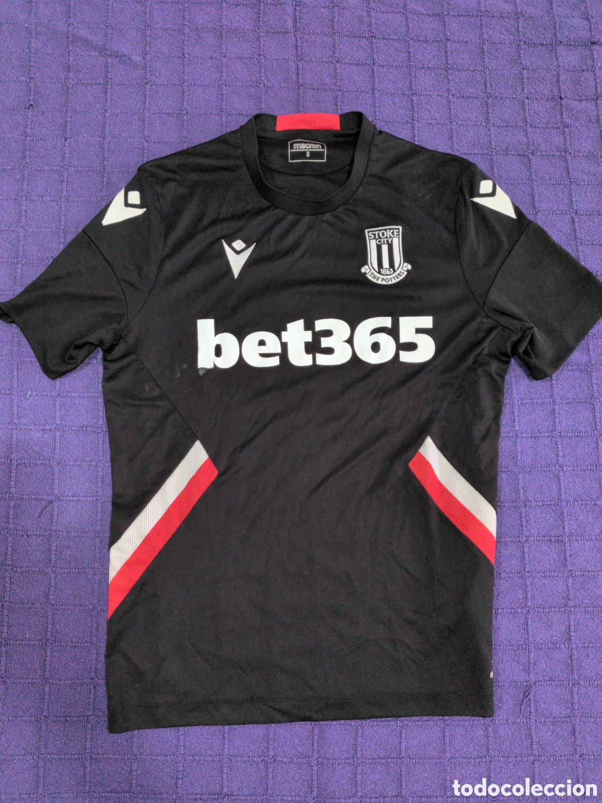 Sammelleidenschaft Sport: Camiseta de futbol del Stoke City. Marca Macron