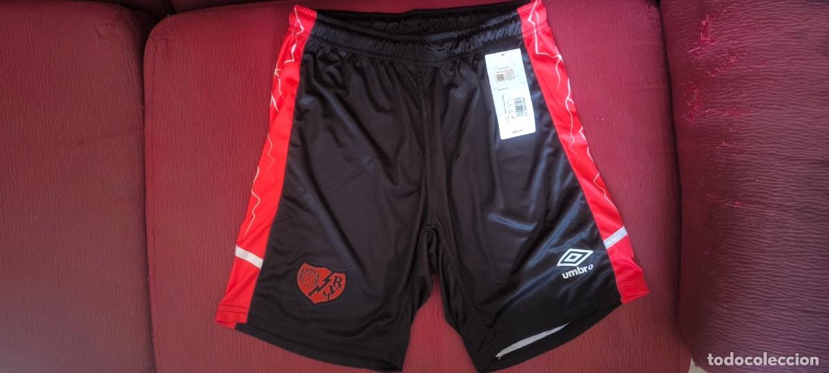 Coleccionismo deportivo: Nuevo a estrenar y Original | Camiseta Futbol Football | Talla M | Pantalon corto del Rayo Vallecano