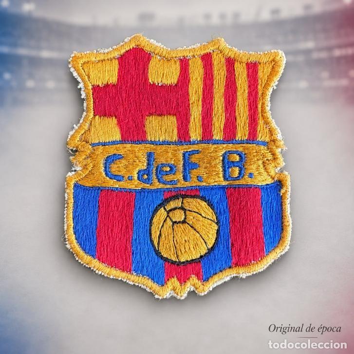 Coleccionismo deportivo: (F-260909)ESCUDO BORDADO ORIGINAL C.F.BARCELONA A&Ntilde;OS 50-60