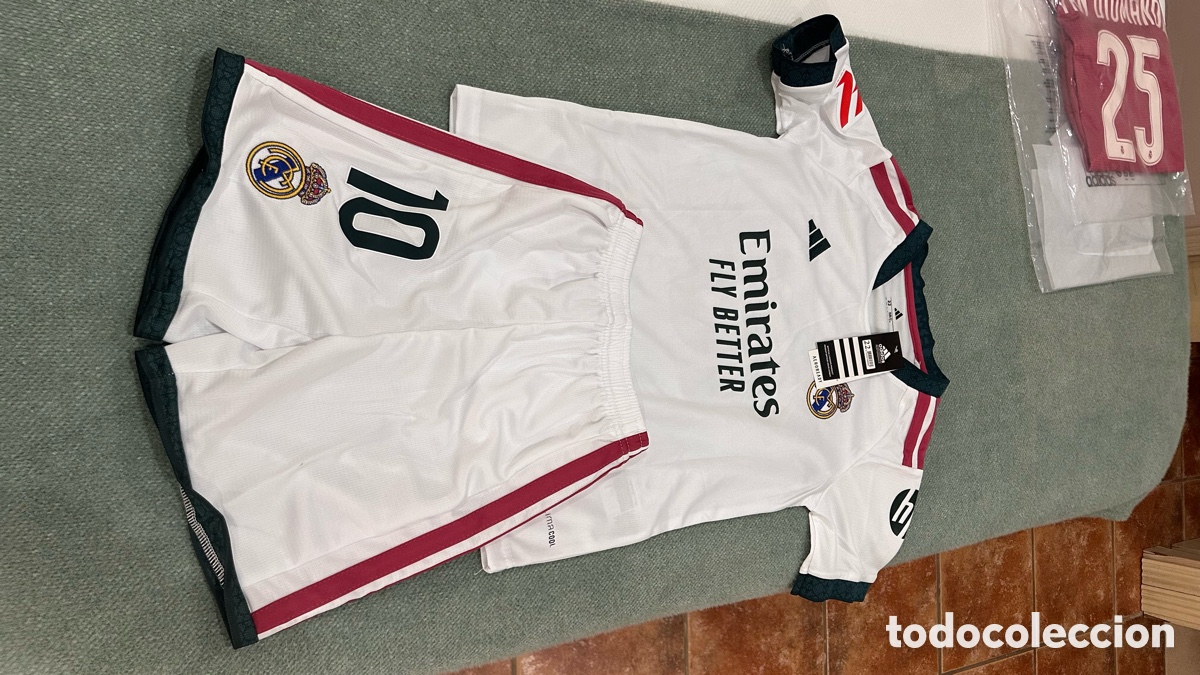 Coleccionismo deportivo: Equipaci&oacute;n del Real Madrid de ni&ntilde;o