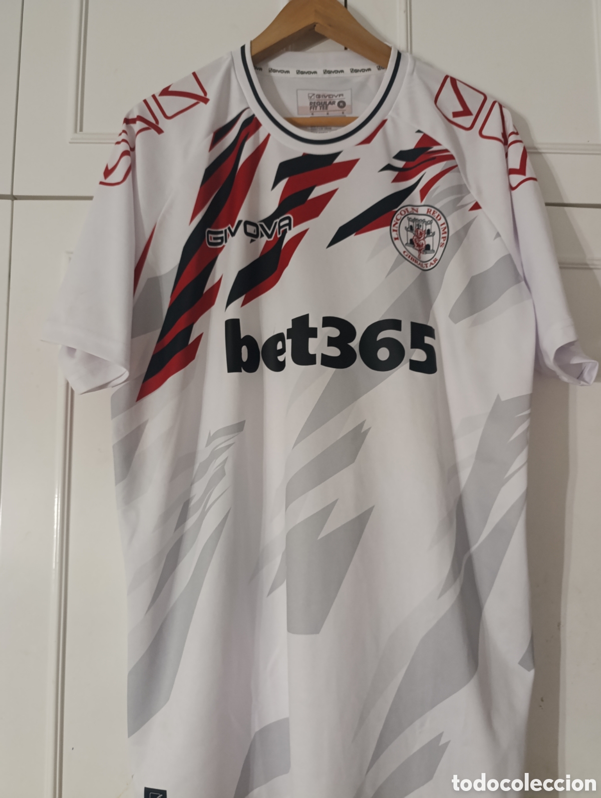 Sports collectibles: Camiseta matchworn Lincoln Imperial de Gibraltar