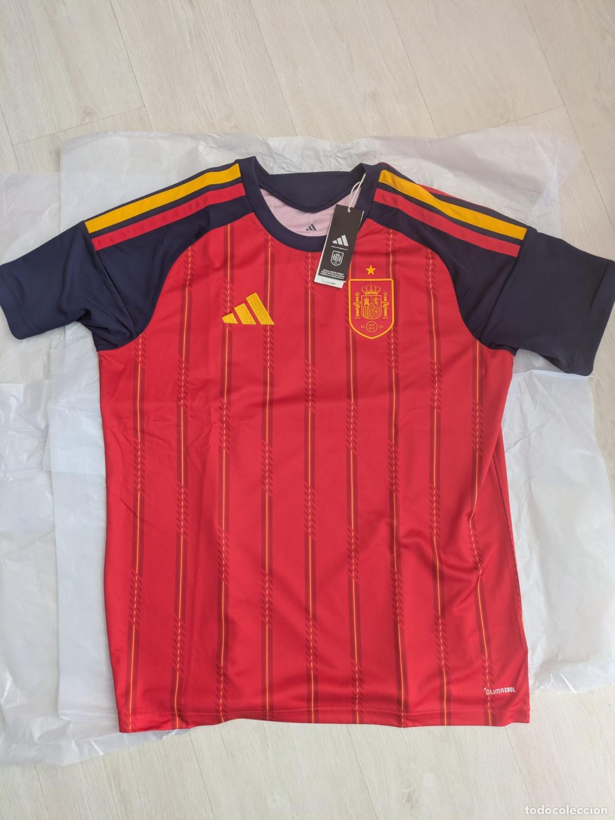 Coleccionismo deportivo: Camiseta Selecci&oacute;n Espa&ntilde;a Adidas. Talla L. Totalmente nueva, sin estrenar.