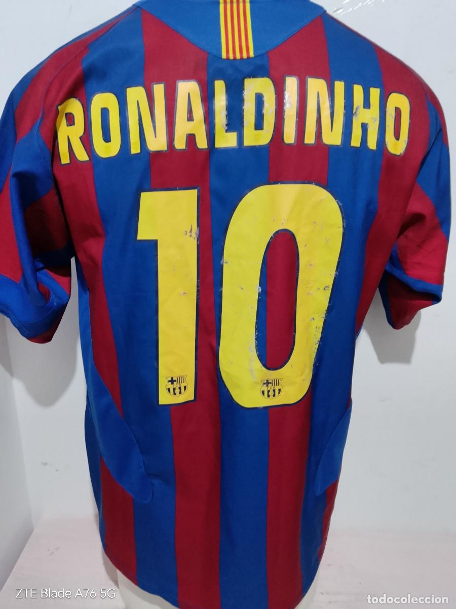 Coleccionismo deportivo: Ronaldinho FC Barcelona camiseta futbol football shirt 2006 M 53cts oficial de epoca