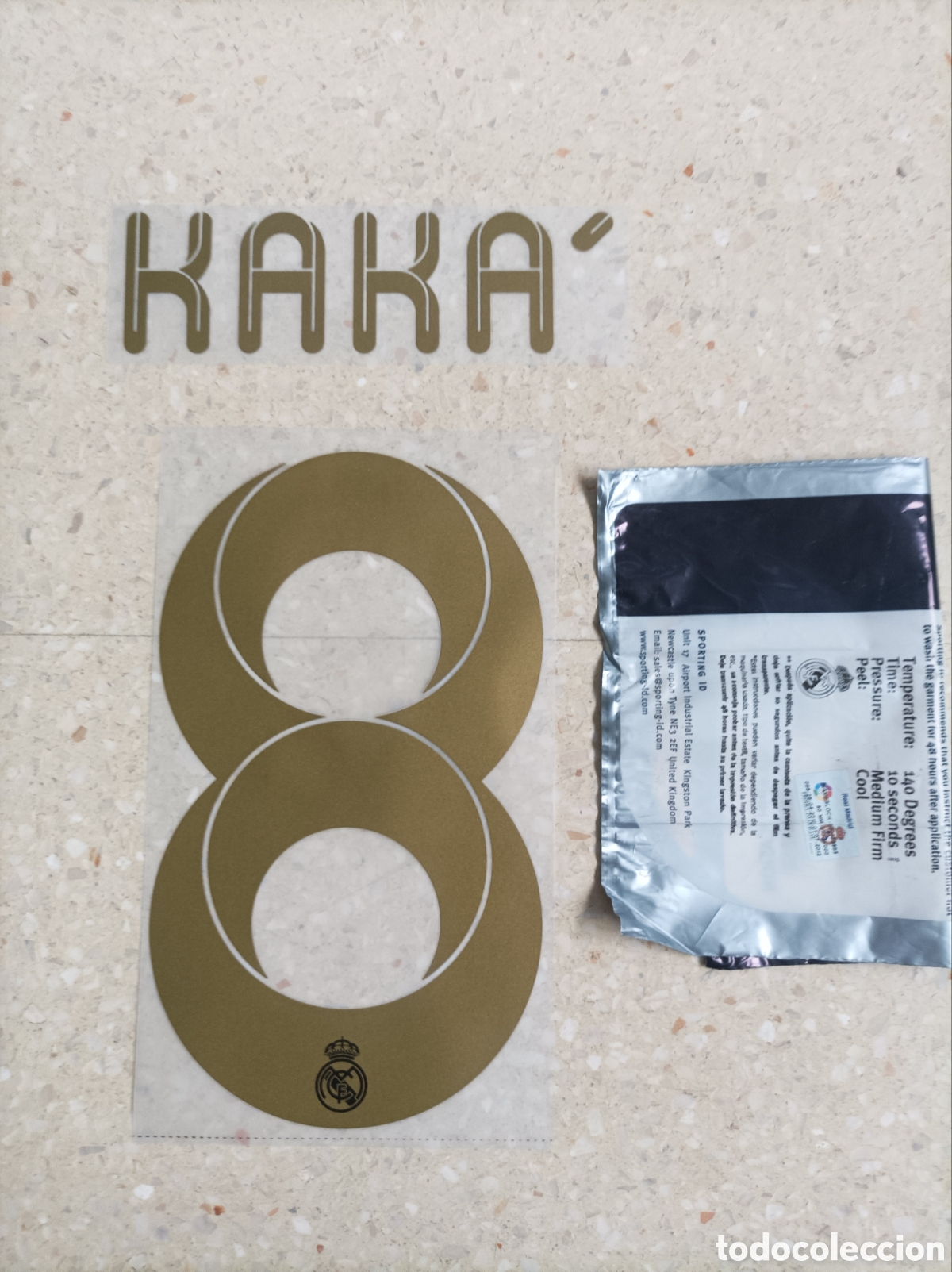 Coleccionismo deportivo: Nameset oficial #8# Kaka' 2011-12 Home/Away Real Madrid player issue Sporting ID