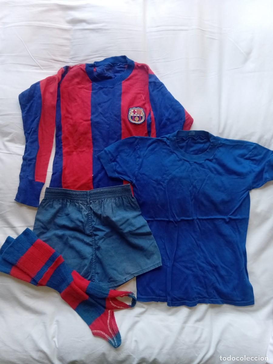 Coleccionismo deportivo: Antiguo equipamiento infantil del FC Barcelona