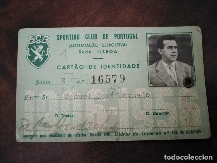 Sports collectibles: Carnet socio Sporting Club de Portugal. Dec&aacute;logo del Socio en reverso. 1956.