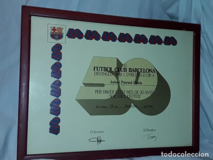 Sports collectibles: Cuadro titulo honorifico 50 a&ntilde;os socio emblema D&acute;oro del Bar&ccedil;a F,C, Barcelona a&ntilde;o 1996