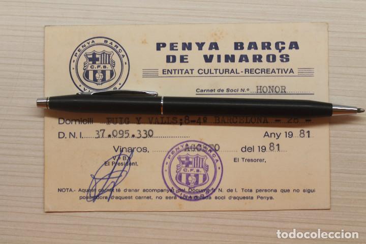 Coleccionismo deportivo: CARNET PENYA BAR&Ccedil;A VINAR&Ograve;S, 1981 - Foto 2