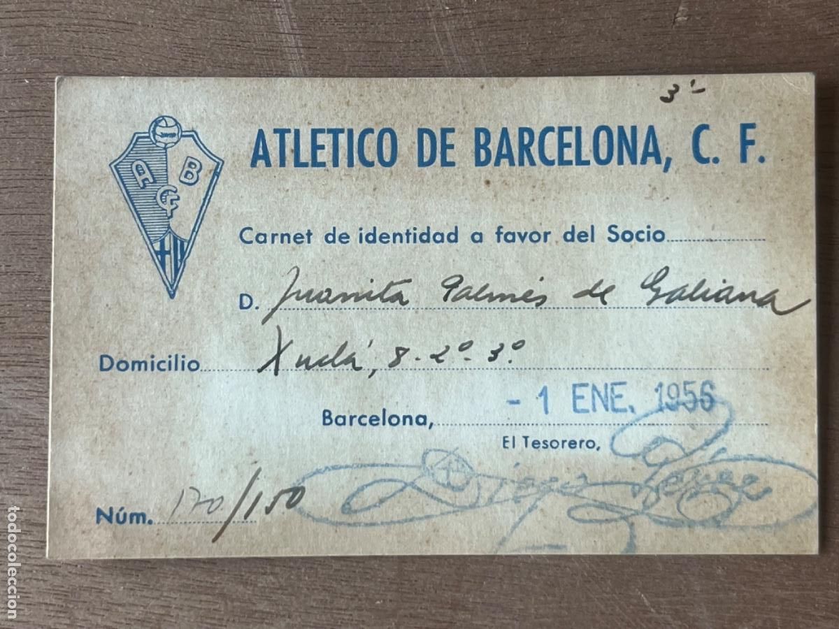 Sports collectibles: CARNET DE SOCIO DEL ATL&Eacute;TICO BARCELONA CLUB DE F&Uacute;TBOL 1956.
