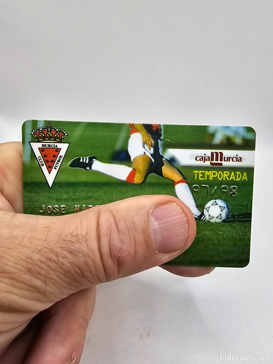 Sports collectibles: carnet socio abonado pase f&uacute;tbol club Murcia 97 98