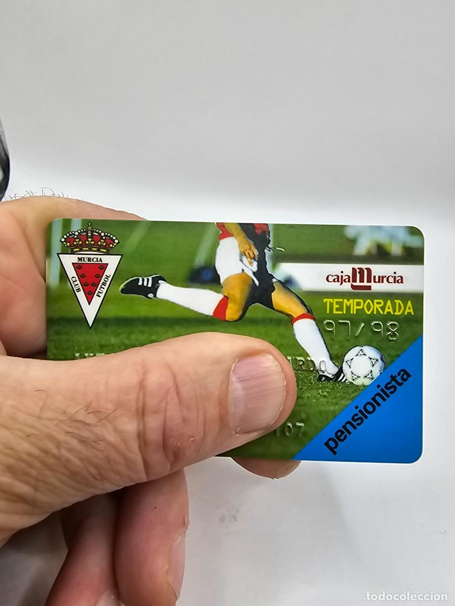 Sports collectibles: carnet socio abonado pase f&uacute;tbol club Murcia 97 98 pensionista