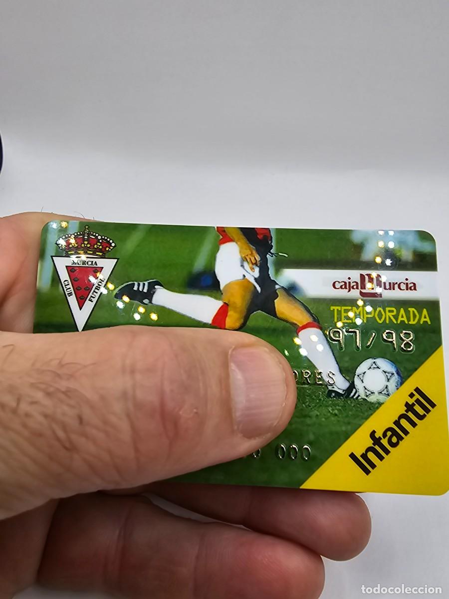 Sports collectibles: carnet socio abonado pase f&uacute;tbol club Murcia 97 98 infantil