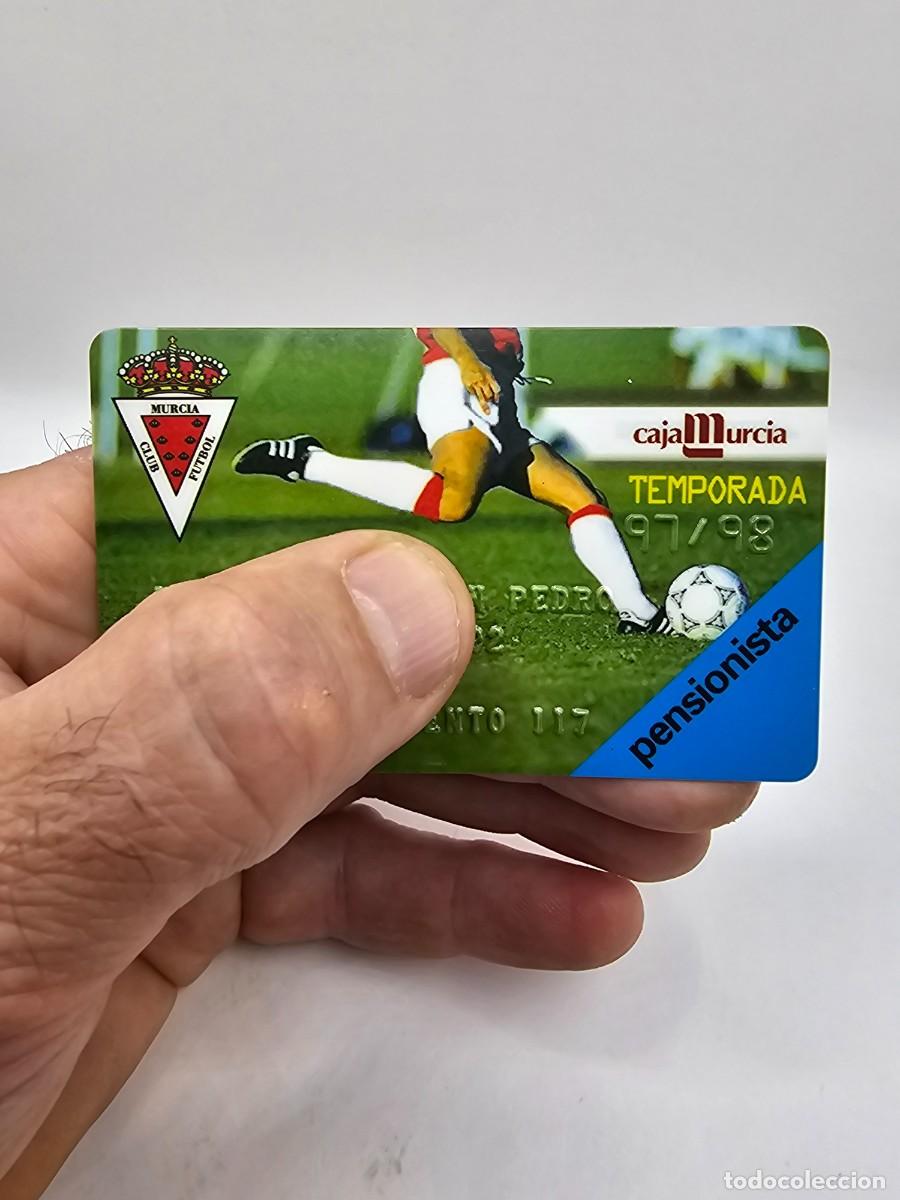 Sports collectibles: carnet socio abonado pase f&uacute;tbol club Murcia 97 98 pensionista