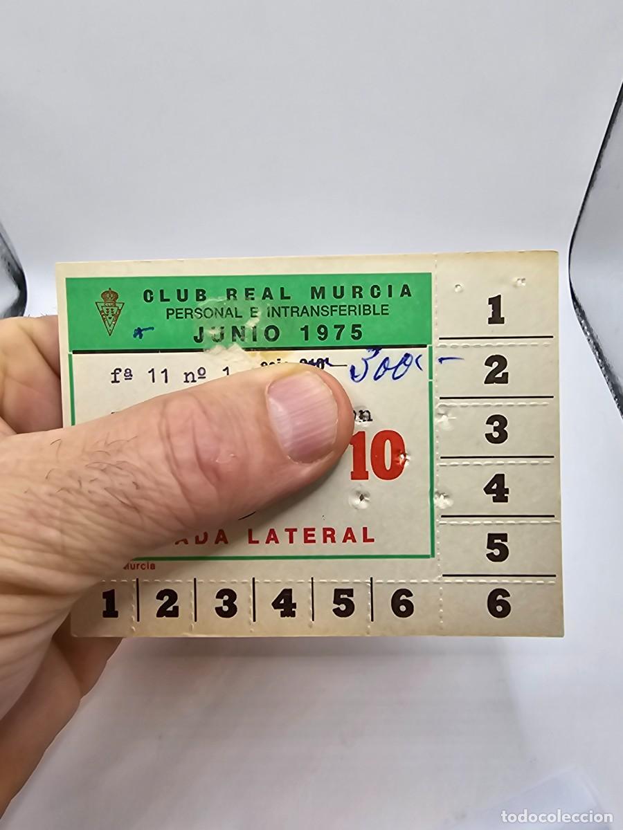 Sports collectibles: carnet socio abonado pase f&uacute;tbol club Murcia 1975 junio