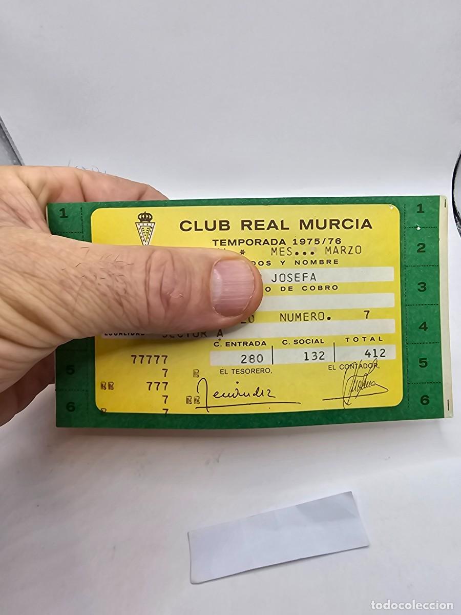 Sports collectibles: carnet socio abonado pase f&uacute;tbol club Murcia 1975 1976