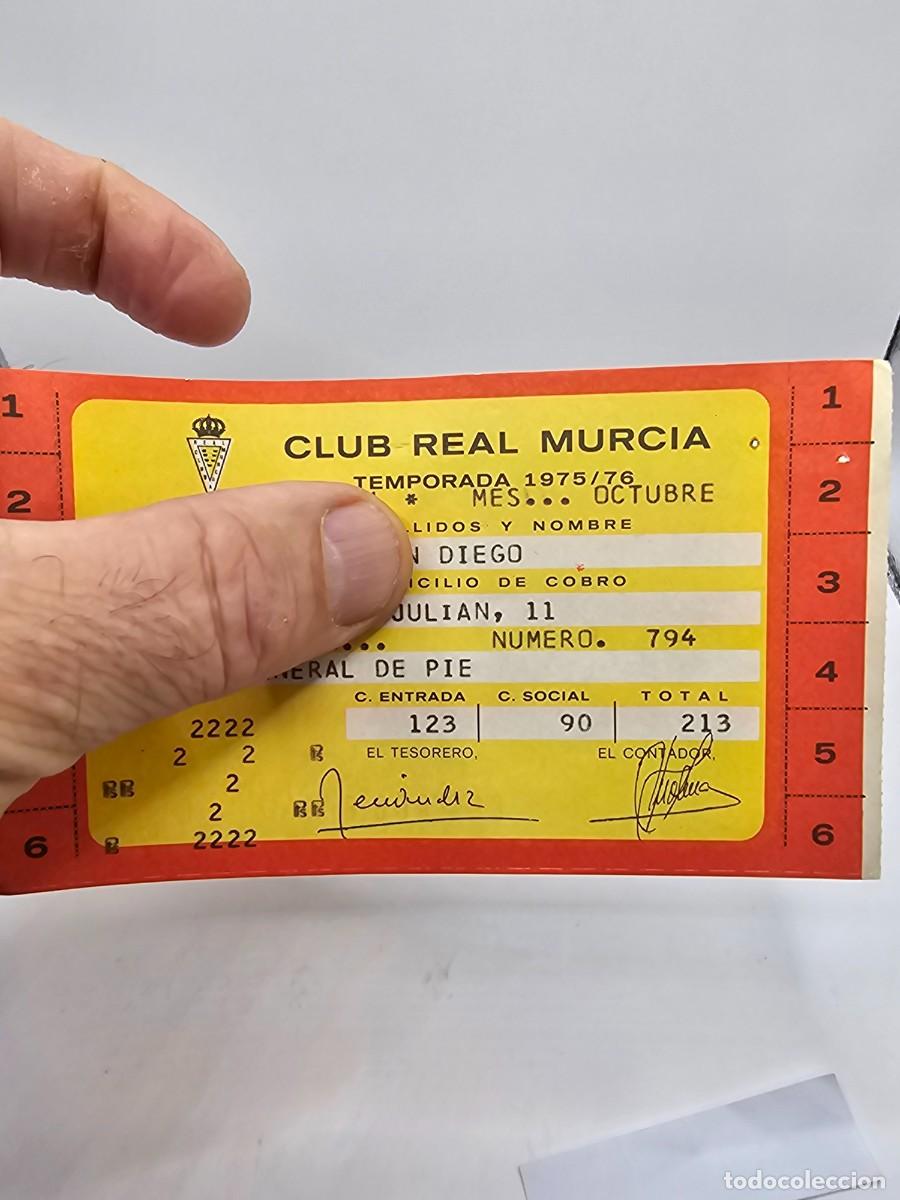 Sports collectibles: carnet socio abonado pase f&uacute;tbol club Murcia 1975 1976