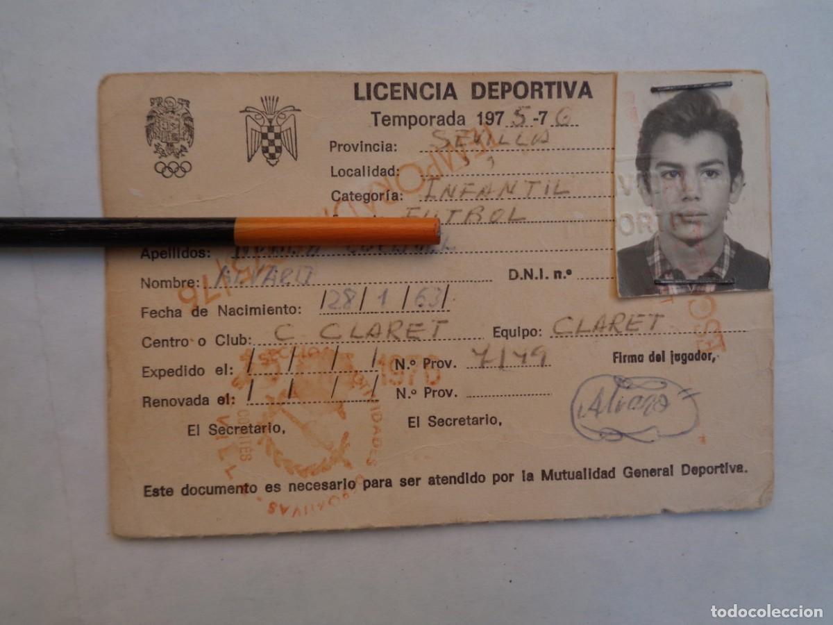 Sports collectibles: FRENTE DE JUVENTUDES : LICENCIA DEPORTIVA FUTBOL INFANTIL, TEMPORADA 1975-76. SEVILLA