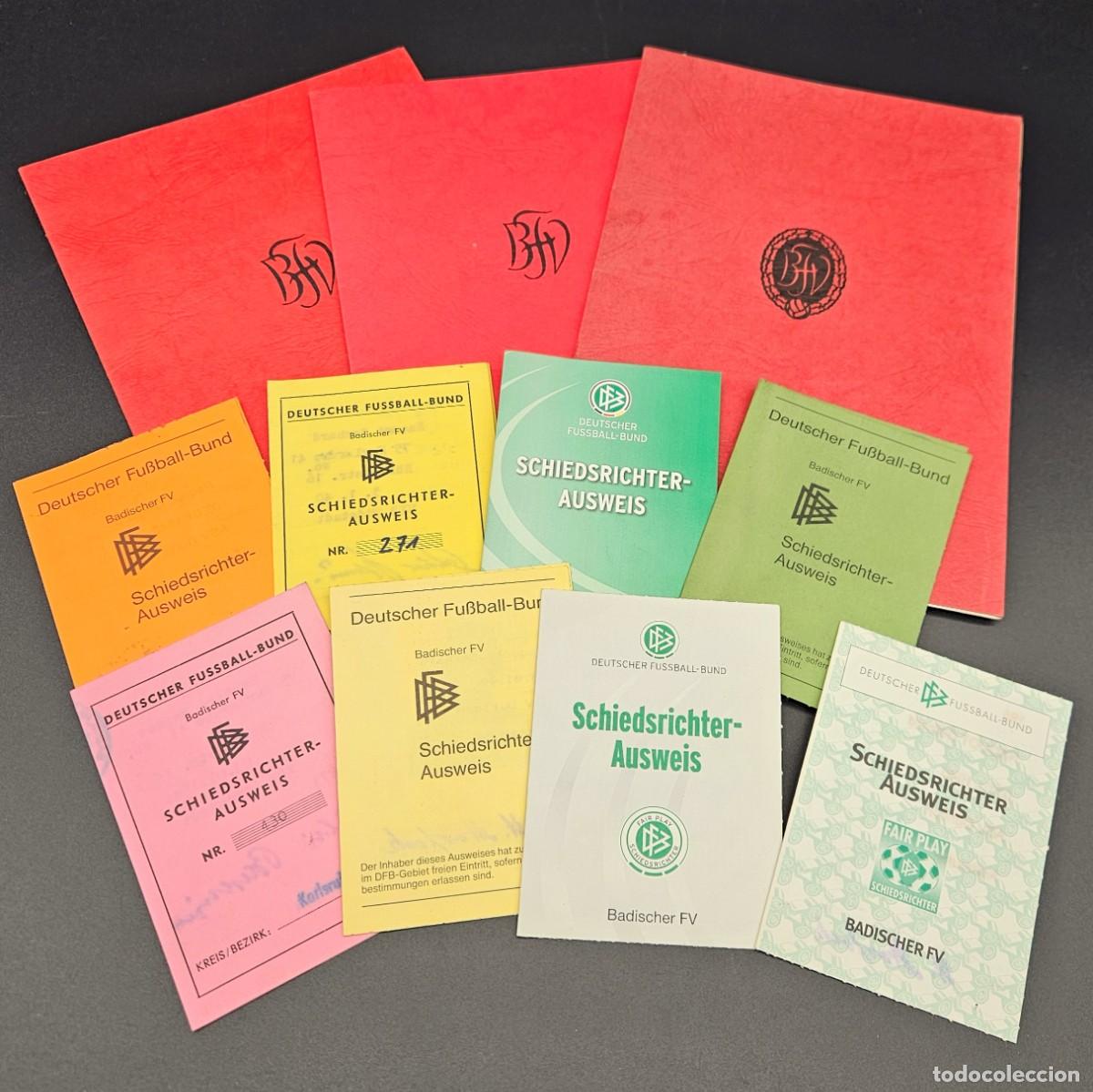 Coleccionismo deportivo: Lote de identificaci&oacute;nes de &aacute;rbitros de la DFB. - Foto 1