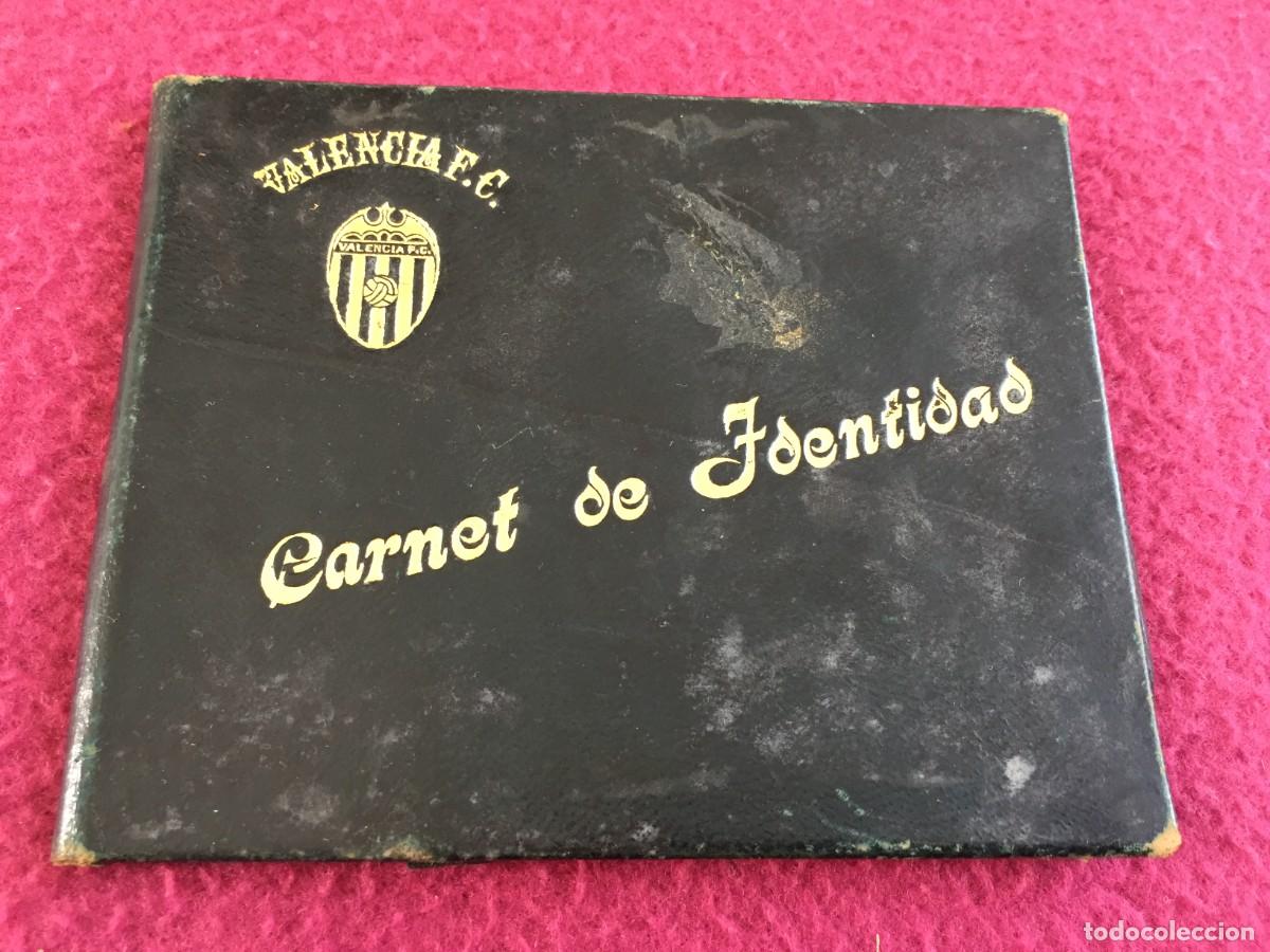 Coleccionismo deportivo: Dificil Cartera con carnet de identidad de socio Valencia Futbol Club. 1.924 - FC CF F.C F.C