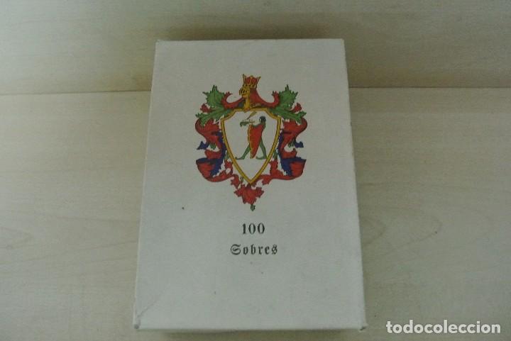 Lettres commerciales: ANTIGUA CAJA CON SOBRES