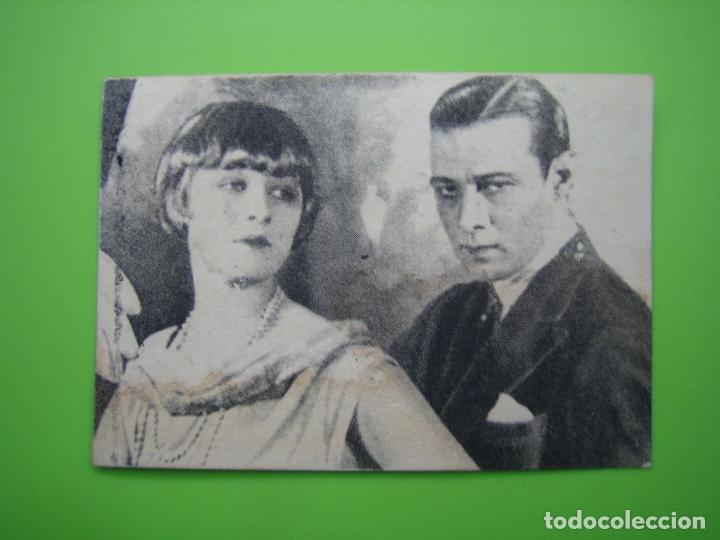 Carteles espect&aacute;culos: Antiguo Programa de cine en cartulina. Valentino - Foto 1