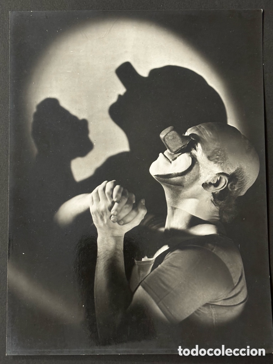 Carteles espect&aacute;culos: Foto original de Charlie Rivel payaso y artista de circo mimo acr&oacute;bata