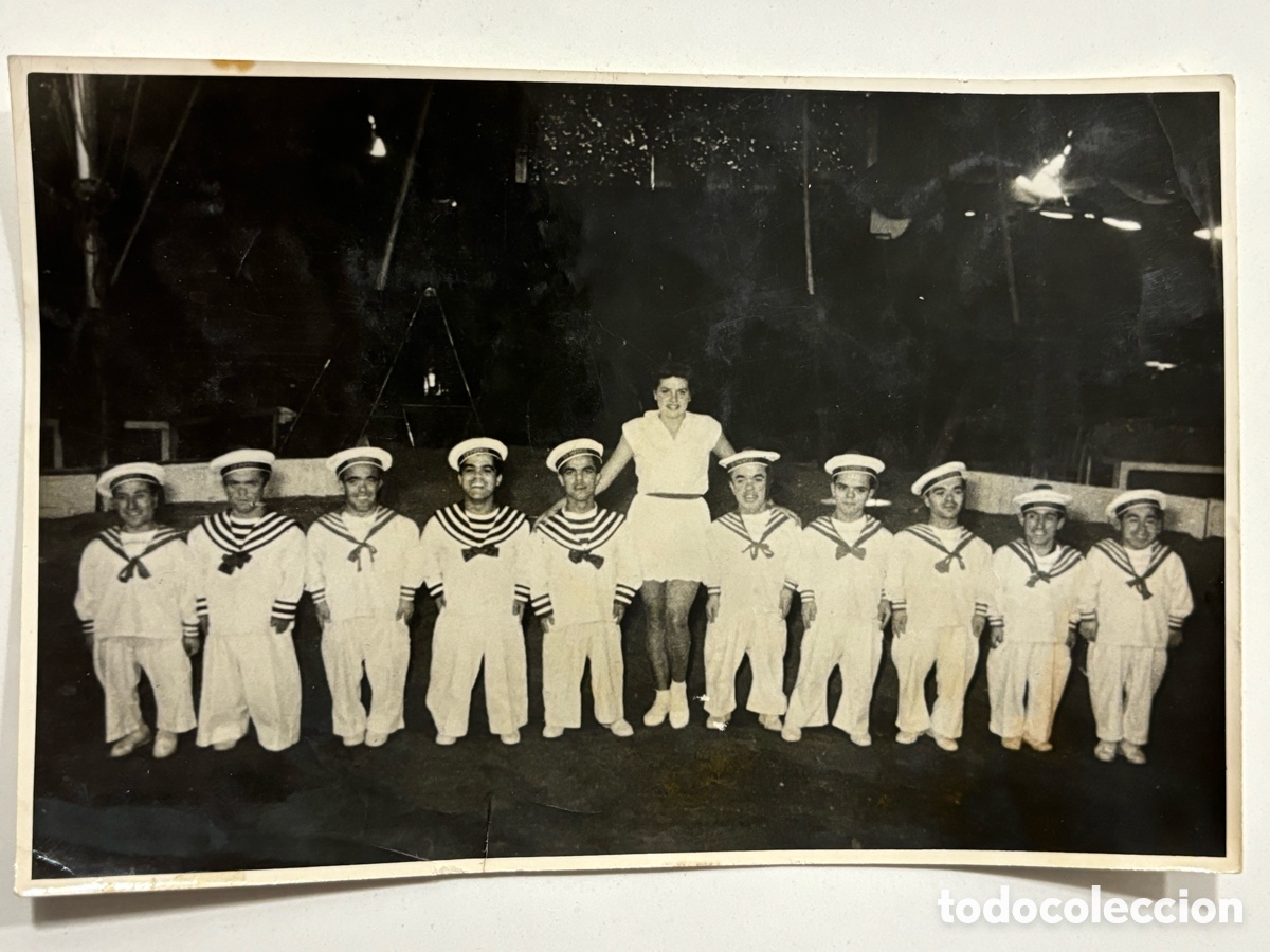 Carteles espect&aacute;culos: Foto original con aut&oacute;grafo de los artistas de circo la troupe de Eduardini y sus enanitos