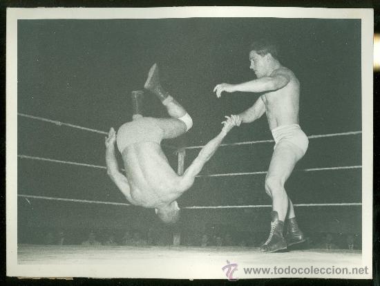 Coleccionismo deportivo: FOTOGRAFIA DE LUCHA LIBRE. - Foto 1