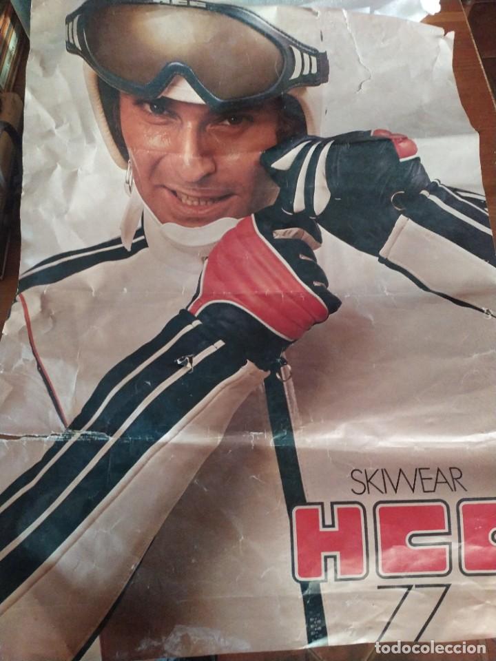 Coleccionismo deportivo: CARTEL SKIWEAR HCC - Foto 1