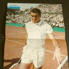Coleccionismo deportivo: MANUEL SANTANA (1967) TENIS - POSTER TELE EXPRES 33,50X24 CM - GENTILEZA PHILCO. Lote 251114895