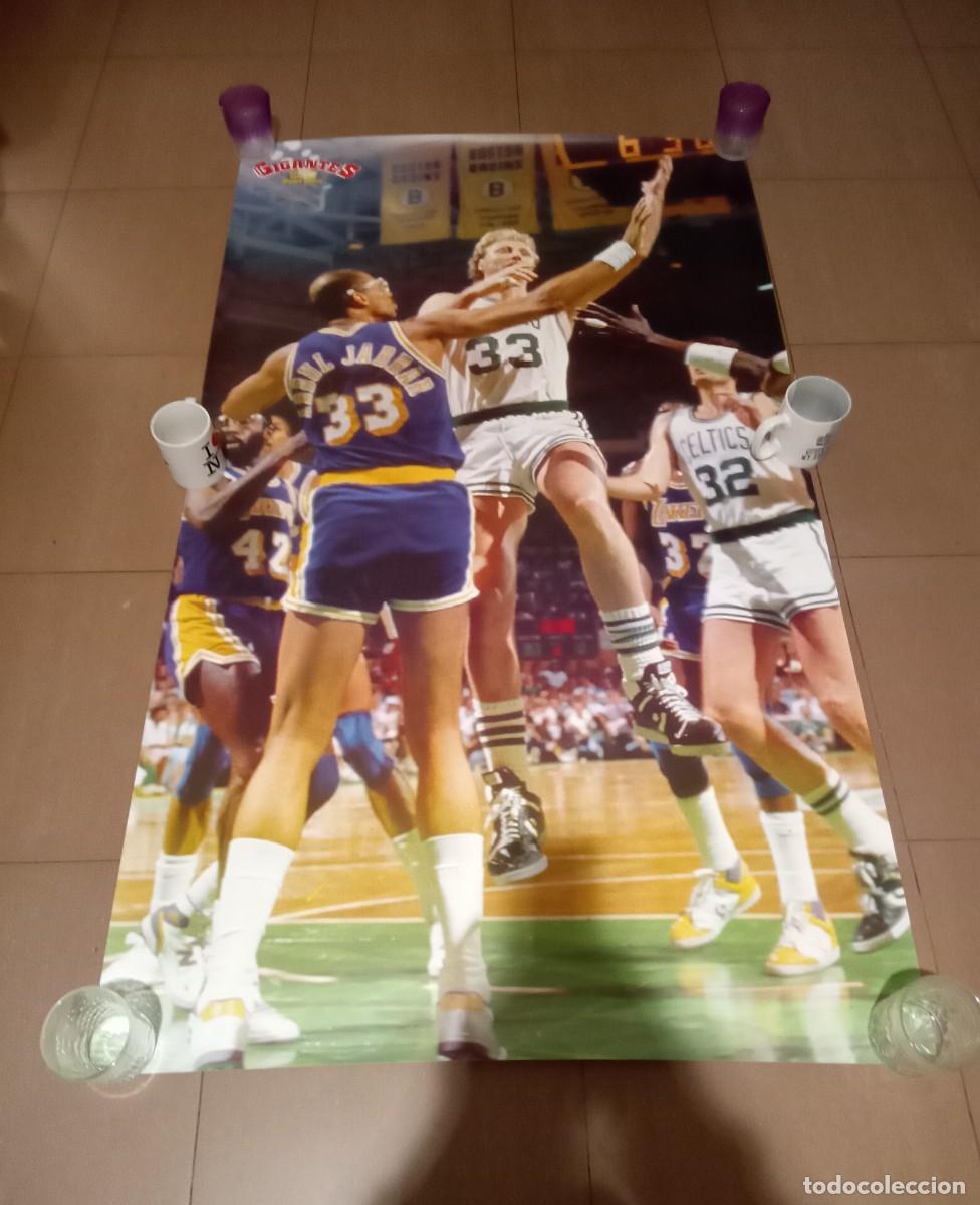 Coleccionismo deportivo: P&Oacute;STER CARTEL NBA GIGANTES DEL BASKET LARRY BIRD BOSTON CELTICS 160x90 CMS A&Ntilde;O 1988 VINTAGE (NUEVO)