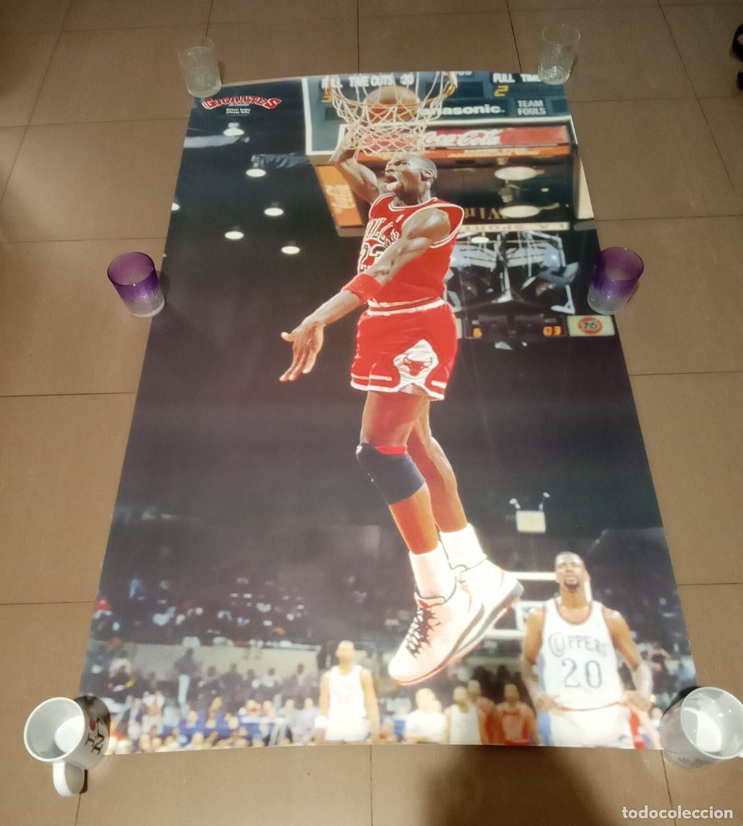 Coleccionismo deportivo: P&Oacute;STER CARTEL NBA GIGANTES DEL BASKET MICHAEL JORDAN CHICAGO BULLS 160x90 CMS A&Ntilde;O 1988 VTG (NUEVO)