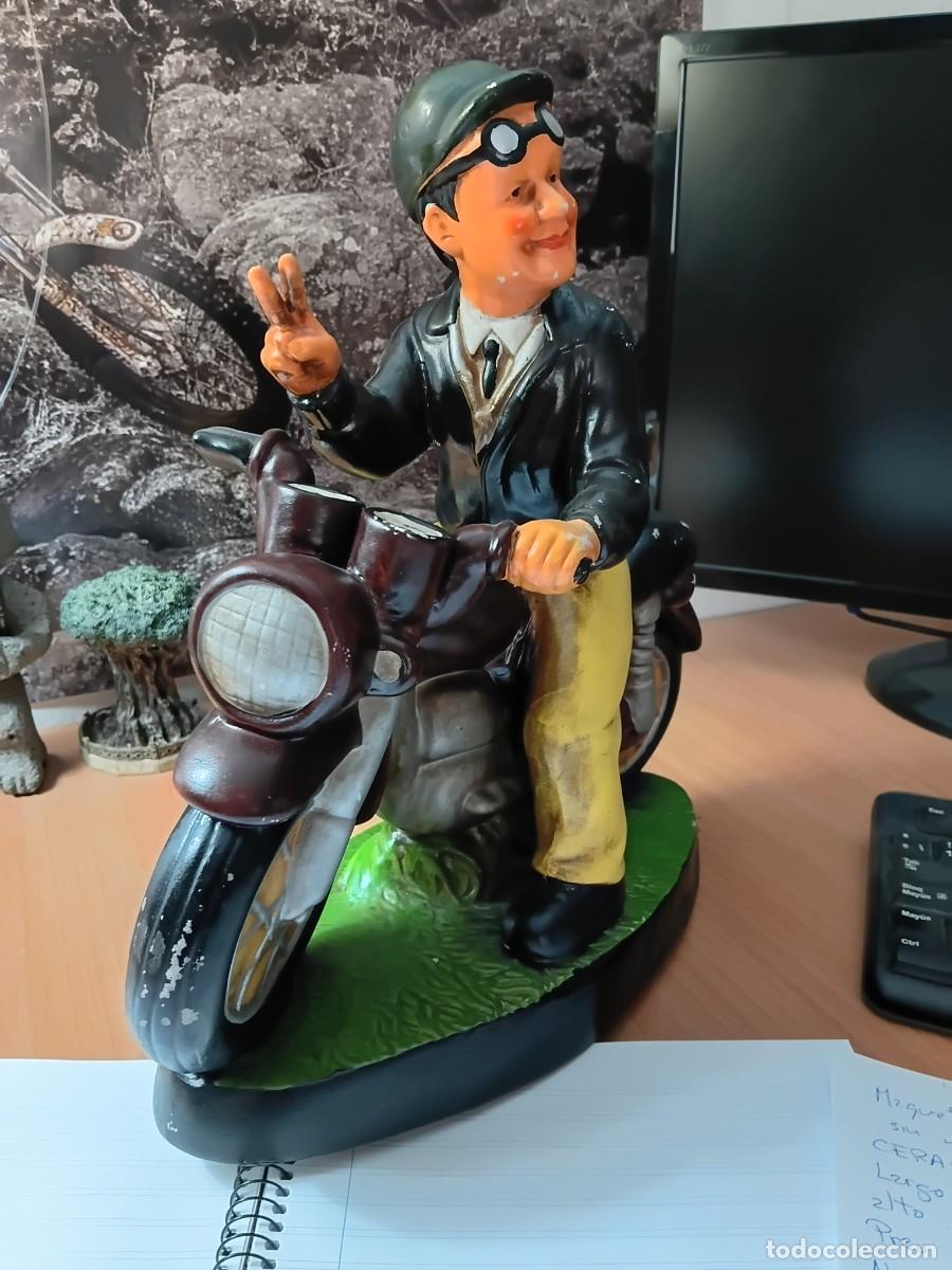 Coleccionismo deportivo: Maqueta de moto . CERAMICA .