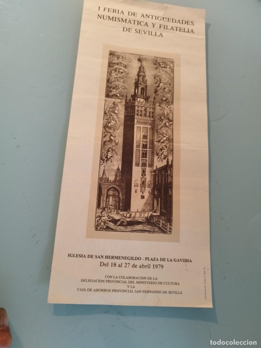Carteles feria: Antiguo cartel I&deg; primera Feria de Antig&uuml;edades, Numism&aacute;tica y Filatelia. Sevilla 1979. Guirnalda.