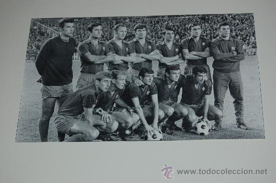 Coleccionismo deportivo: BAR&Ccedil;A : Recorte de la temporada 69-70 - Foto 1