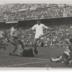 Coleccionismo deportivo: FOTOGRAFIA DE PRENSA DE FUTBOL REAL MADRID – LAS PALMAS EL MADRID VENCIO A LAS PALMAS ATIENZA 1954. Lote 14851512
