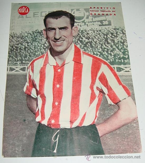 Collezionismo sportivo: CARTEL DE JUGADOR DE FUTBOL - APARICIO, EXTREMO IZQUIERDO DEL GRANADA - MARCA - MIDE 32 X 24 CMS.