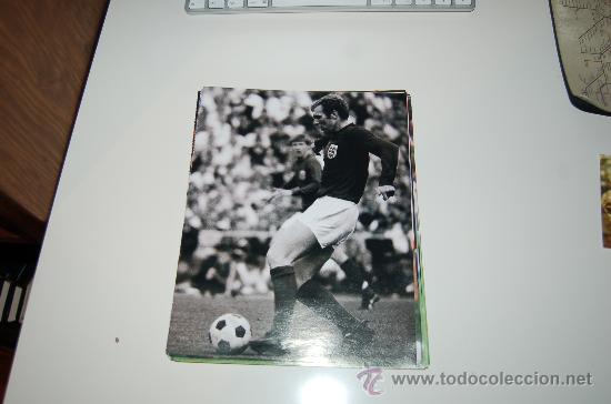 Collezionismo sportivo: SELECCI&Oacute;N DE F&Uacute;TBOL DE INGLATERRA: Minip&oacute;ster de BOBBY MOORE