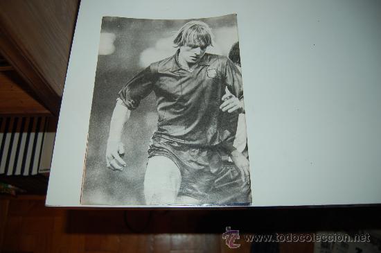 Coleccionismo deportivo: BAR&Ccedil;A: Minip&oacute;ster de BERND SCHUSTER. 1981 - Foto 1