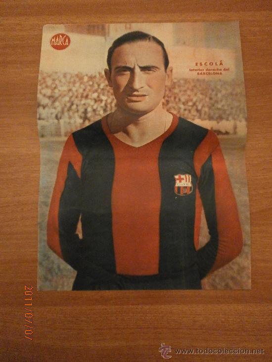 Collezionismo sportivo: CARTEL DE FUTBOL MARCA. FUTBOLISTA ESCOLA INTERIOR DERECHA DEL BARCELONA