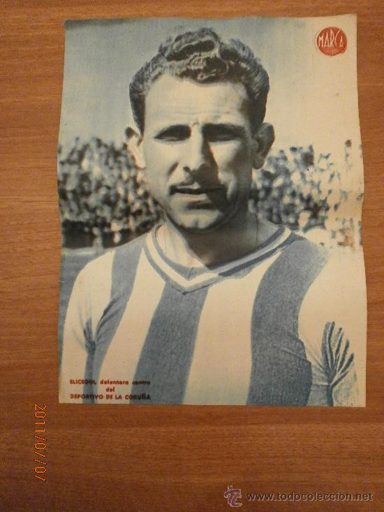 Coleccionismo deportivo: CARTEL DE FUTBOL MARCA. FUTBOLISTA. ELICEGUI DELANTERO CENTRO DEL DEPORTIVO DE LA CORU&Ntilde;A